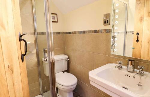 Hay Store - Photo 22