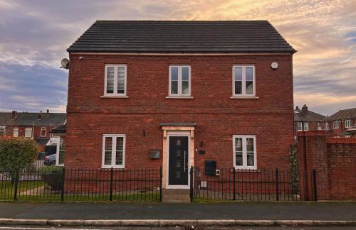 Cosy detached 3-bed, free parking, near Manchester - Foto 37