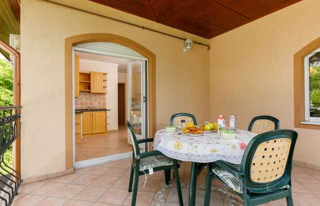 2 bedroom Apartment in Balatonlelle with garden and terrace - Photo 16