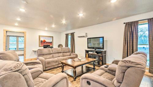 Spacious Apt Overlooking AR River Near Dtwn! - Foto 5