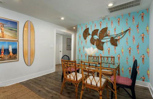 Downtown Retreat, 5BR Game Room & Pet Friendly - Photo 11