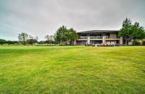 Steps to Lake Conroe! Condo with Balcony and Views - Foto 30