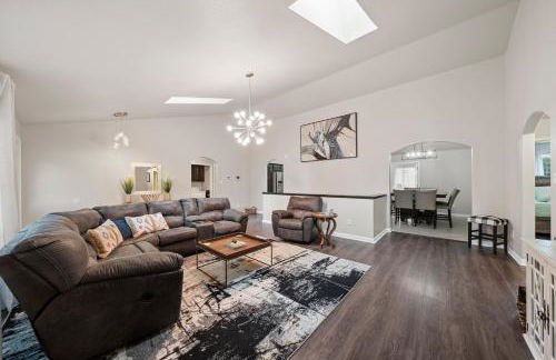 Pool, Hot Tub, Game Room & Sleeps 18! By StayLage - Foto 14