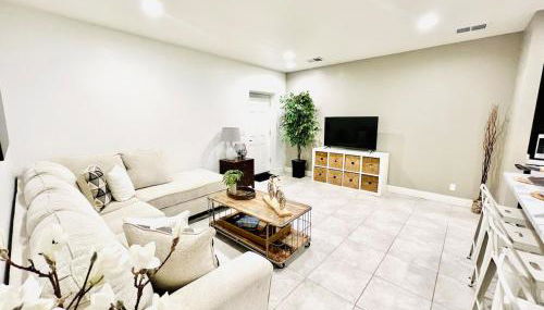 Entire Fully Equipped Basement Guest Apartment Home - Foto 1