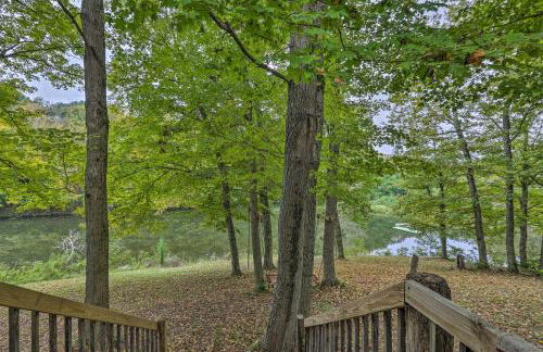 Rustic Cabin in the Woods: 2-acre Fishing Pond - Foto 4