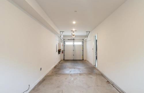 Luxury Modern 4 Bedroom 4 Bathroom Home with Rooftop Deck #4 - Foto 54