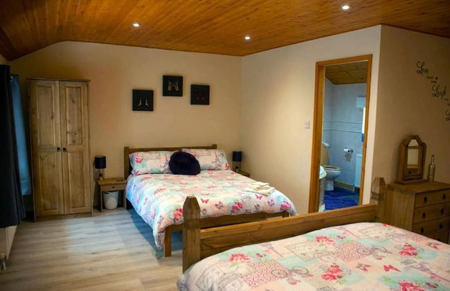 Snowdonia-3bedroom-2 Bathroom-petfriendly-garden - Photo 3
