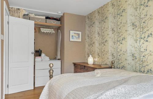 Pass the Keys Bright Town-Centre Flat with Outdoor Area - Foto 13