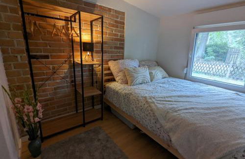 Modern bungalow with direct lake access and fireplace - Photo 3