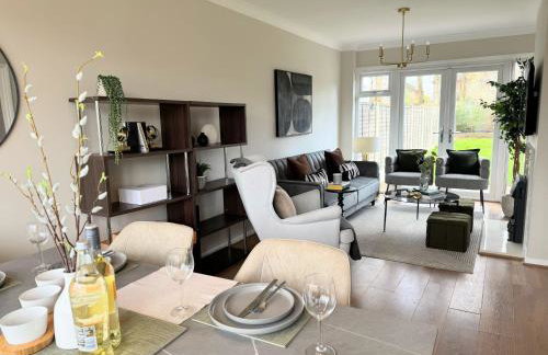 Spacious house for 7 - Ideal for Solihull NEC - Work and Family Groups - Photo 1