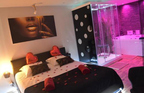 SPA privatif Love room, Le Hammam et Bulles, chez Nuits Chartraines - Foto 10