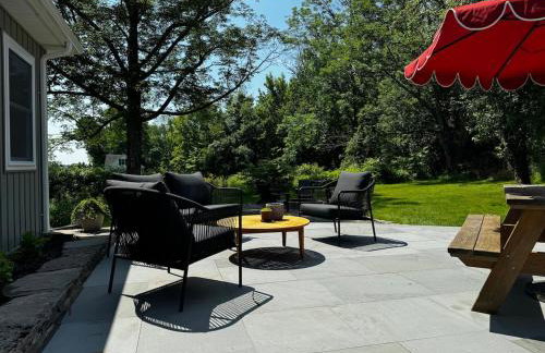 Hillcrest Cottage - Charming Cottage with hot tub and view! - Photo 43