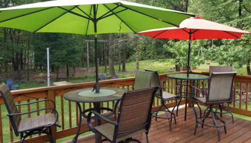 Serenity and Fun all in one in this Cozy Pocono Cabin - Foto 1