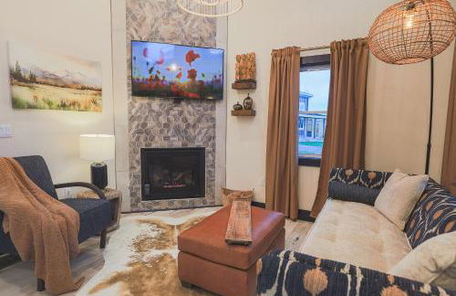 Cabin 7 (1-Bed, Modern-Luxury w. Hot Tub) - Photo 3