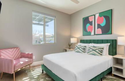 Desert Eden by Avantstay 6BR w/ Ensuite Backyard Oasis w/ Pool & Hot Tub! - Foto 64