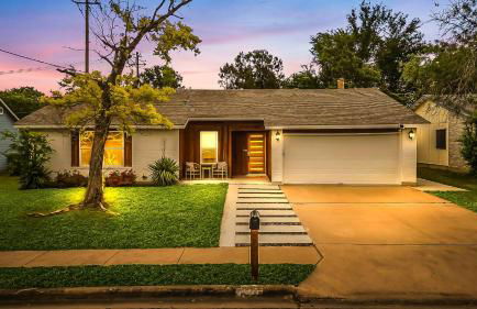 4BR Luxury Stay | 2 Kings | Near DT | Family+Games - Foto 1