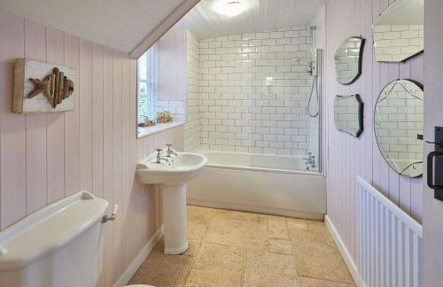 Church Cottage by Coast & Country Stays - Foto 54