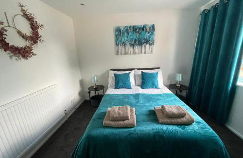 Large Stylish 2 Bedroom Apartment Stevenage Sleep 6 - Foto 19