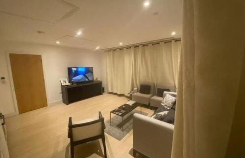 Luxury 2 bed ensuite 2 bathroom apartment East Croydon - Foto 1