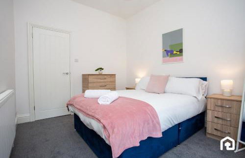 Vacant Nests The Fredrick Close to sea front - Photo 13