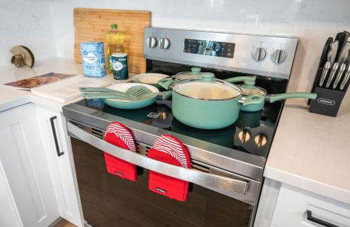 Entire Private Home with 2 Bedrooms 1 Bathroom, Grand View, King Bed, Spacious, Parking, Available Now - Foto 71