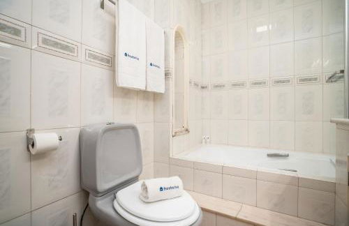 Host Wise - Sunny Spacious House - Terrace & Free Parking - Foto 16