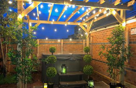 The Cheshire Gathering - Hot Tub 8 Bedroom - Photo 54