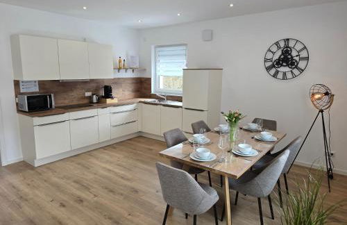 Großes Apartment mit Küche, Dusche, Badewanne, Balkon, Parkplatz vor dem Haus, schnelles Internet, ADA5 - Foto 13