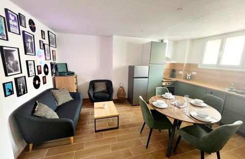 Appart T3 Stratégique - Parking - Accès A64 - Foto 1