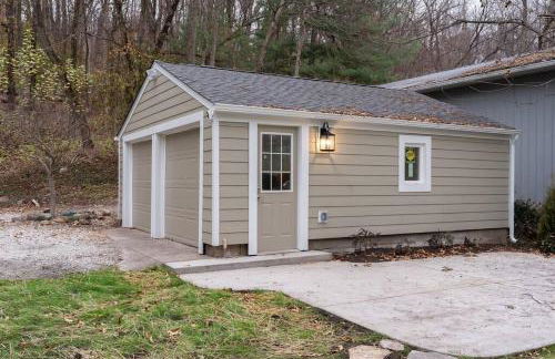 Riverside Retreat! - Photo 23