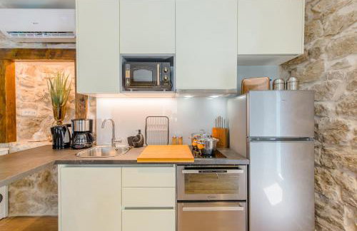 Luxury Apt Petra in 400 year old stone house 4+2 - Photo 8