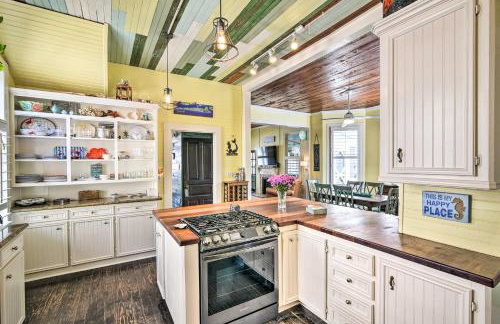 Walk to Beach! Group-Friendly Galveston Hideaway - Foto 13