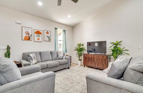 Hike and Ski! Home with Dog-Friendly Yard in Eagar - Foto 1