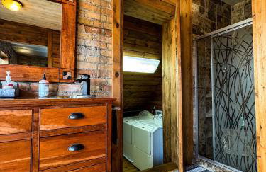 THE LOFT 3 level urban cabin with a HUGE patio! - Foto 21