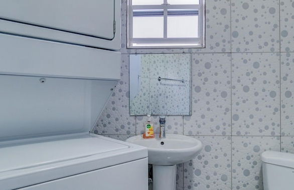 Your quaint home just steps from beach - Foto 21