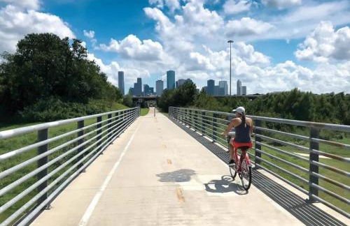 Cozy & Chic Apt King Bed -Free Parking - Foto 8