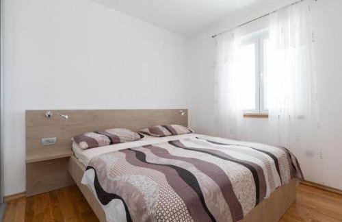 Modern Villa with Pool - Photo 13