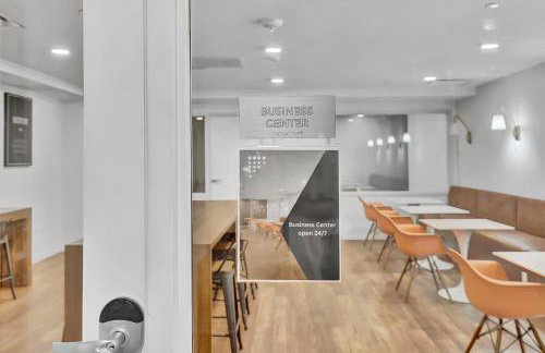 Luxury lofts, Downtown, Playhouse Sq, Near Stadium and Arena, Fire Pit, Rooftop deck, BBQ, Parking -fcfs, Close to EVERYTHIHNG! - Foto 27