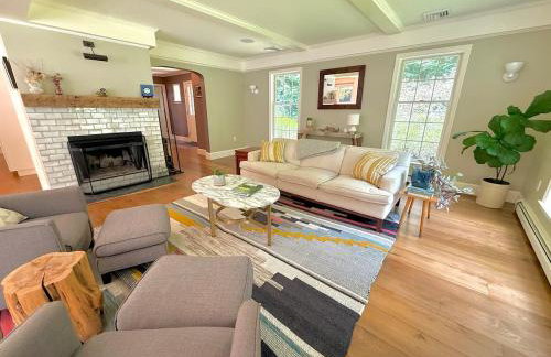 Beautiful House in the Woods, Huge Yard, Hot Tub - Foto 1