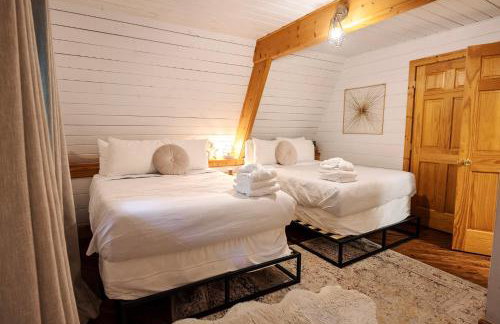 Big Mountain View! Downtown Gatlinburg Chalet Village! Hot Tub! Fan Favorite! AFrame Dreams! Magazine-Featured! Stunning Interiors! Little Green Cabin - Photo 8