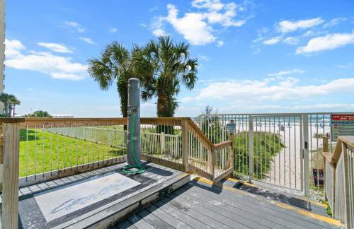 Long Beach Resort by Panhandle Getaways - Photo 16