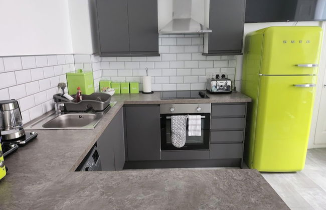 3-bedroom Apartment by Eden Project - Free Parking - Photo 15