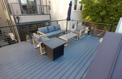 Curious Carriage Rooftop in Shaw - Photo 6