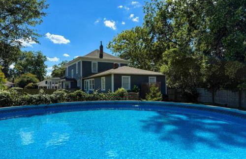 Roberson House Private Pool Walk to DT Sleeps 12 - Foto 43