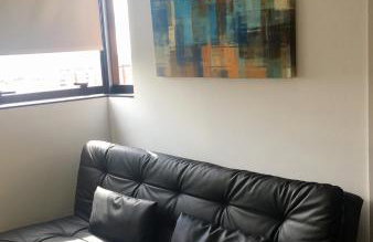 609-Apartamento Encantador, com 1 vaga de GARAGEM, Todo Mobiliado e Decorado, Edificio com Academia, Lavanderia, Excelente localização no Rebouças, Proximo ao Batel e Centro - Foto 36