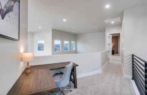 Serene Resort-Style Escape - Perfect for Families - Photo 44