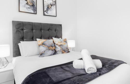 Modern Two Bed Apartment - Balcony & Parking - Netflix 8MC - Foto 11