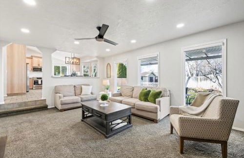 5BR Meridian Retreat Fire Pit BBQ Sleeps 12 - Foto 13