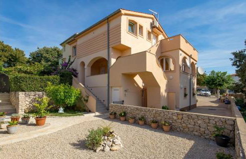 Nice Apartment In Garica With Wifi - Photo 10