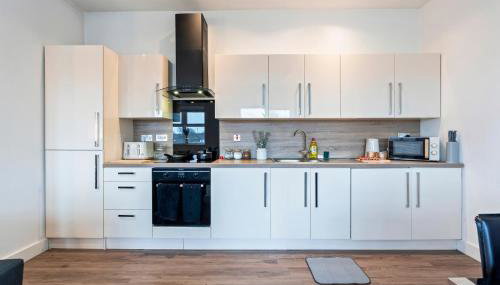 Premium 1-Bed Apartment in JQ - Sleeps 3, Parking & Netflix - Foto 4